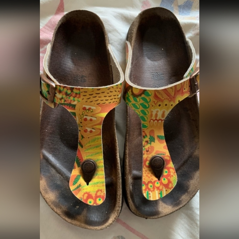 Papillio Birkenstock sandals size 40 woman’s 9 ( more like a 10)Men’s 7